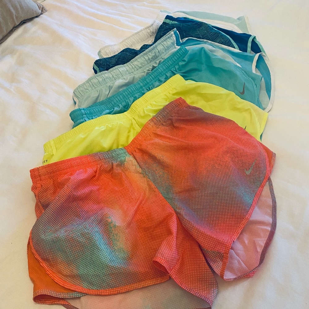 Nikes Women's Running Tempo Shorts